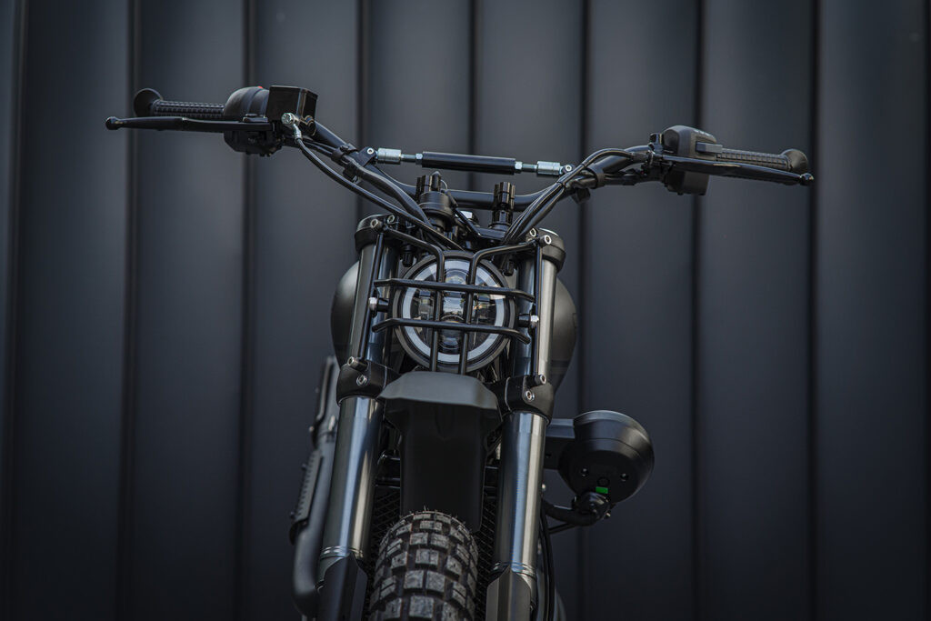 Diabolus Scrambler với hệ thống ống xả hoàn hảo