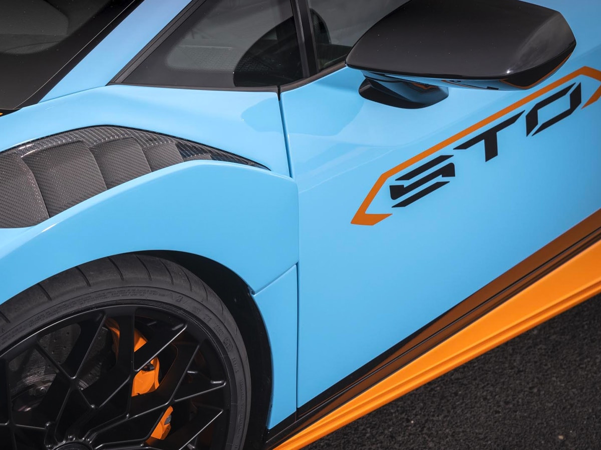 Động cơ Lamborghini Huracan STO mạnh mẽ
