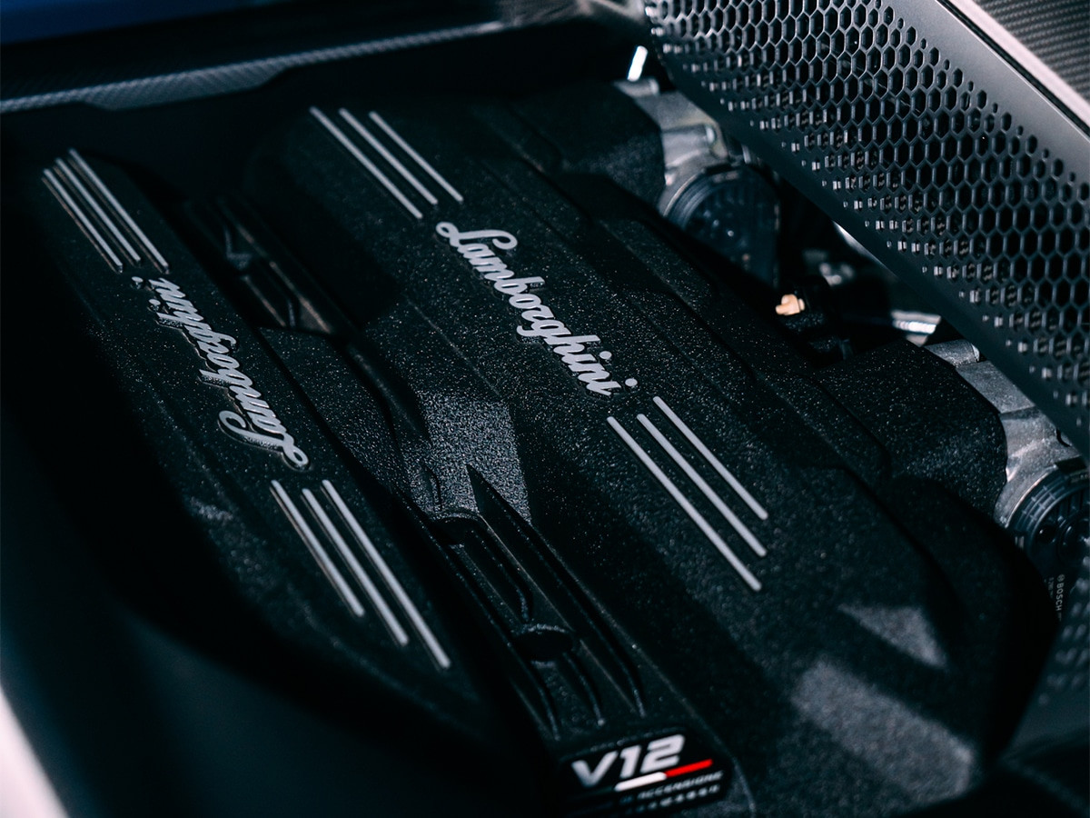 Động cơ Lamborghini Revuelto