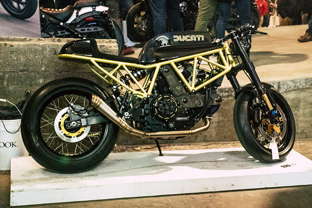 Đua flat track tại Salem Indoor Speedway