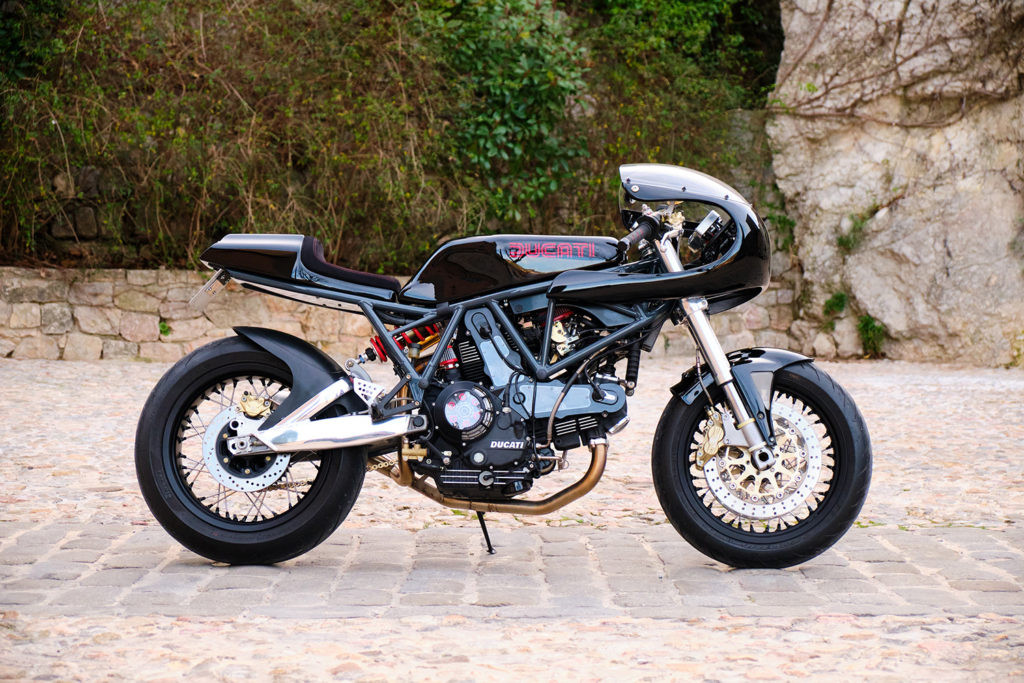 Ducati TT2 Bol d'Or ngoài trời