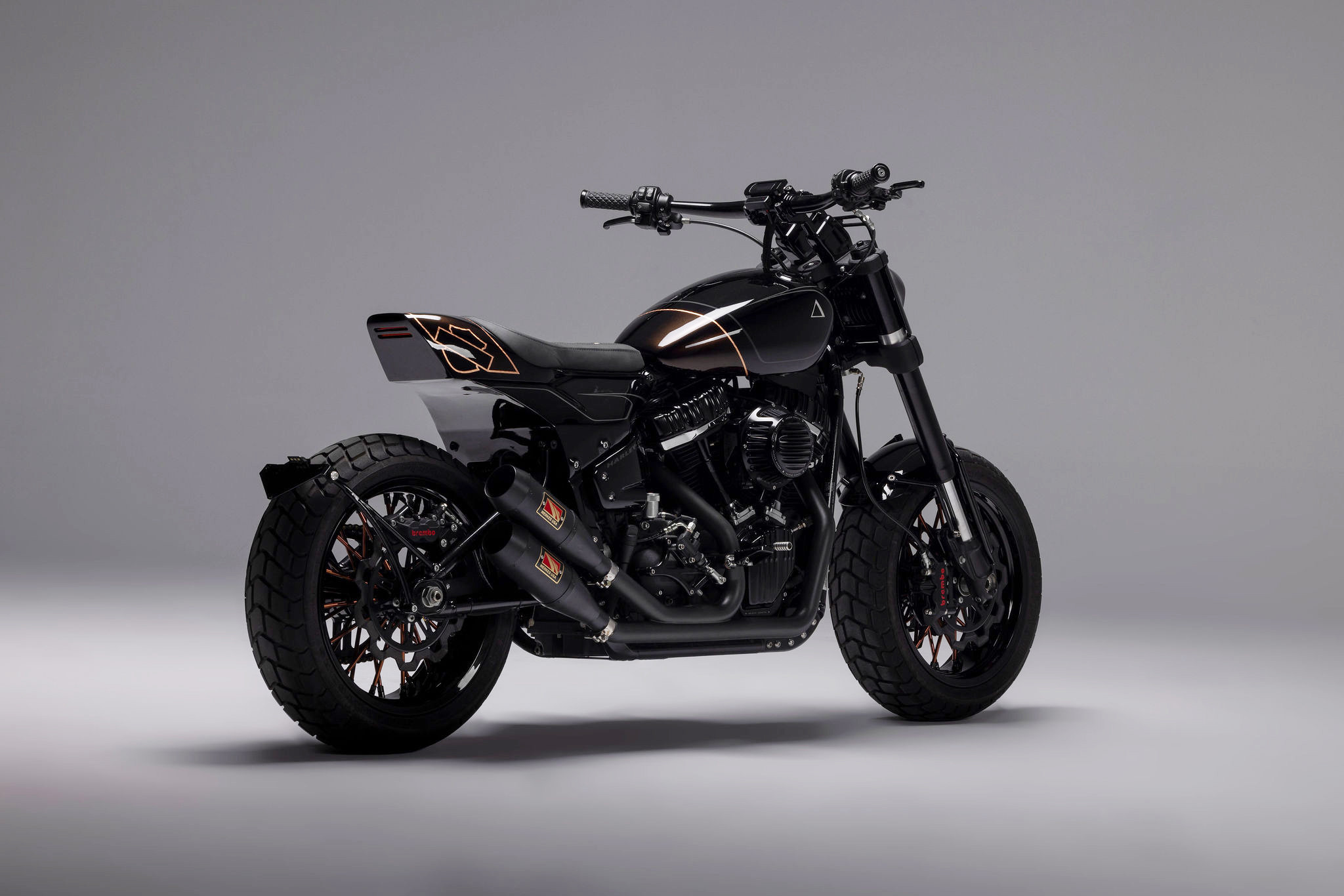 Harley-Davidson Fat Bob với bánh Pirelli