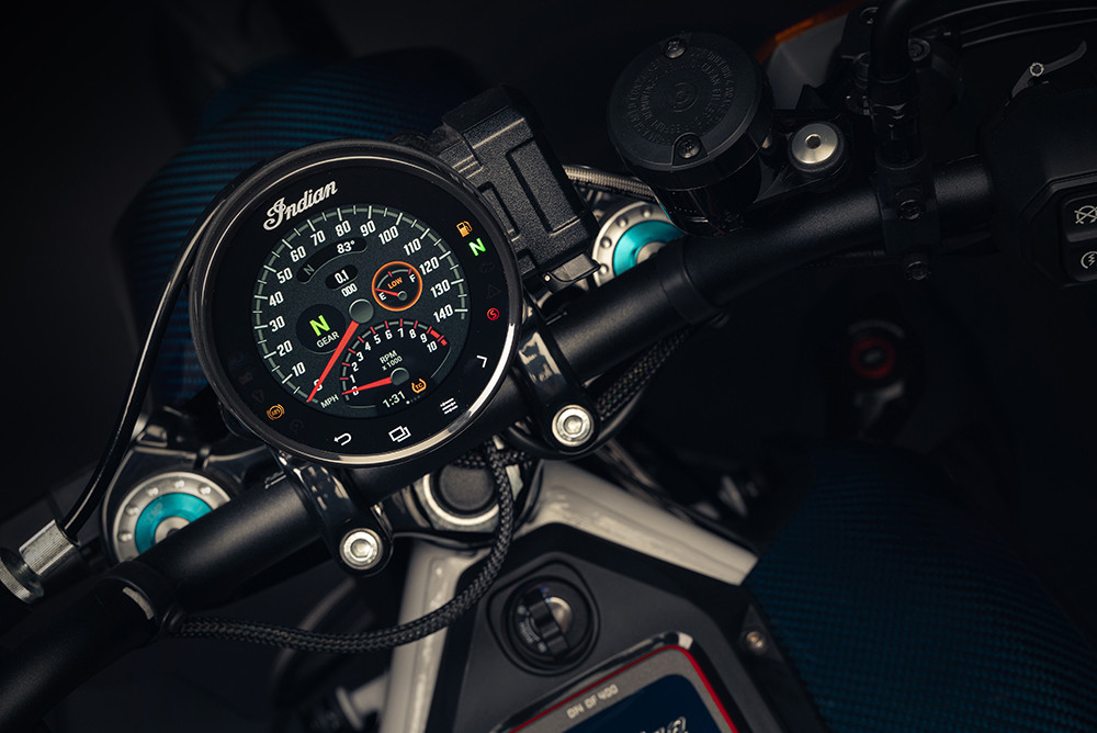 Hình ảnh mô tả bộ sưu tập trang phục Indian Motorcycle x 100% đi kèm với FTR x 100% R Carbon.