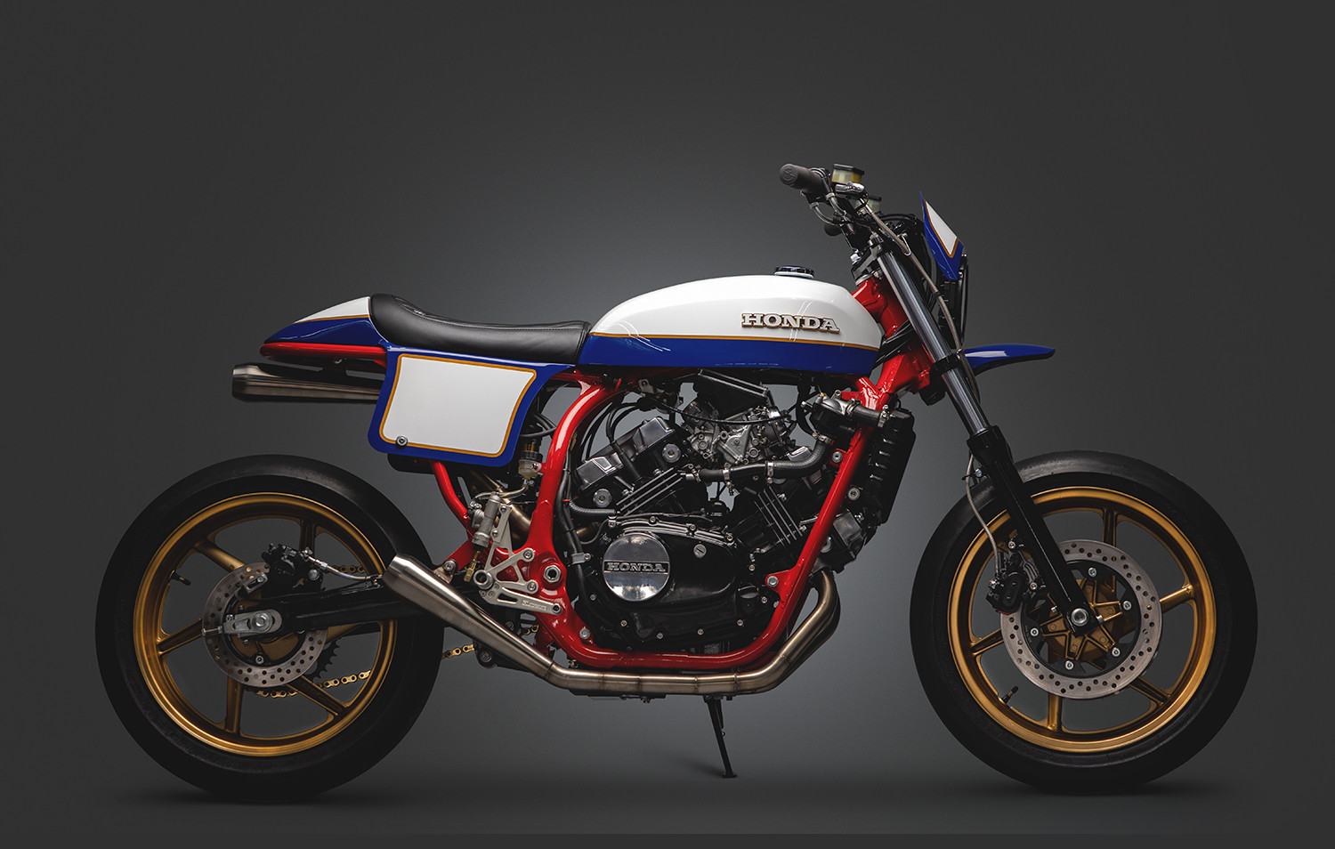 Honda Magna V30 1984 từng bước đổi mới