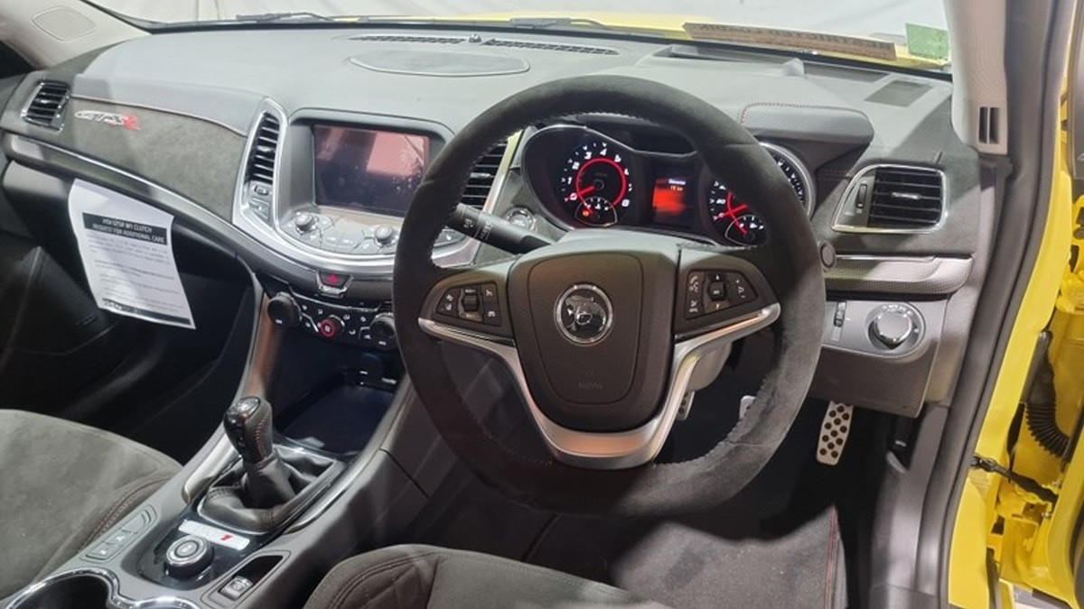 HSV GTS R W1 ute yellah nội thất