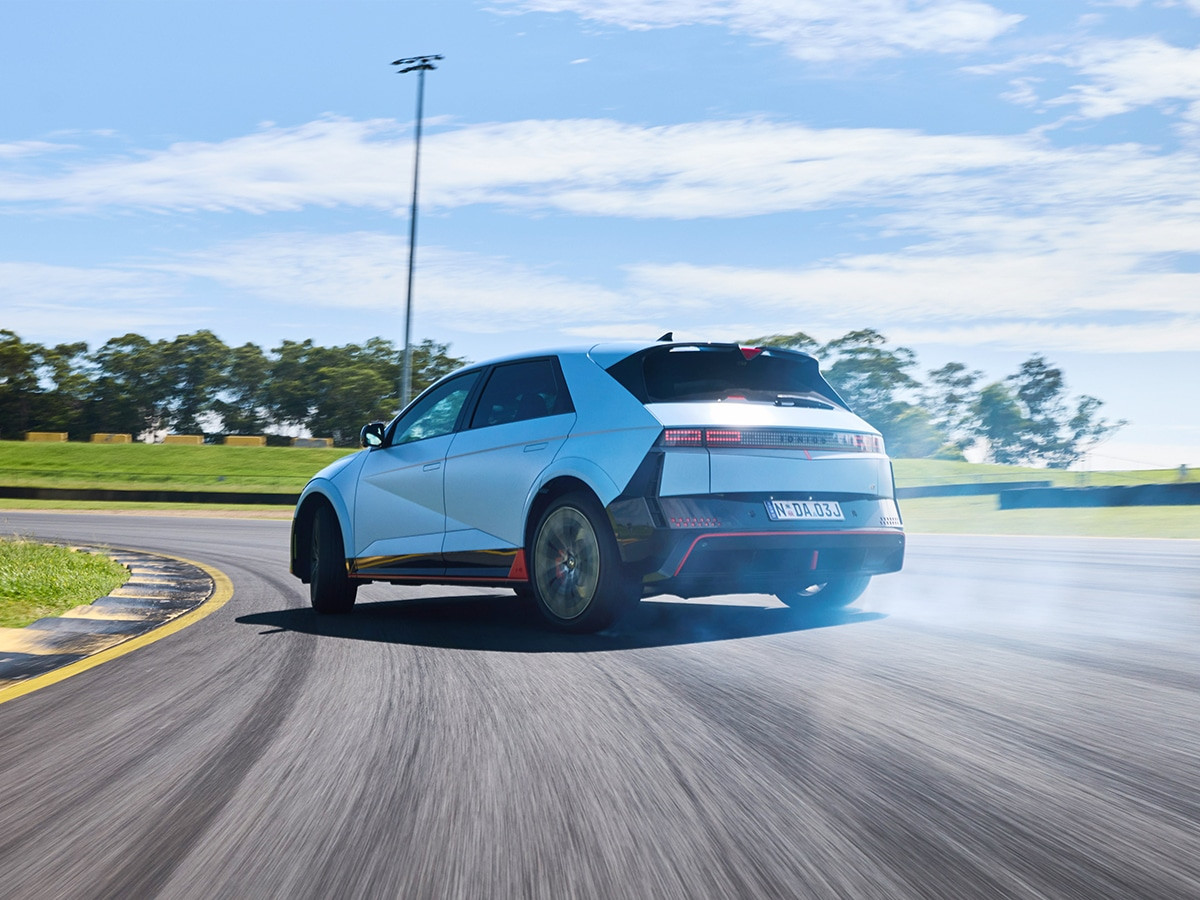 Hyundai ioniq 5 n drifting