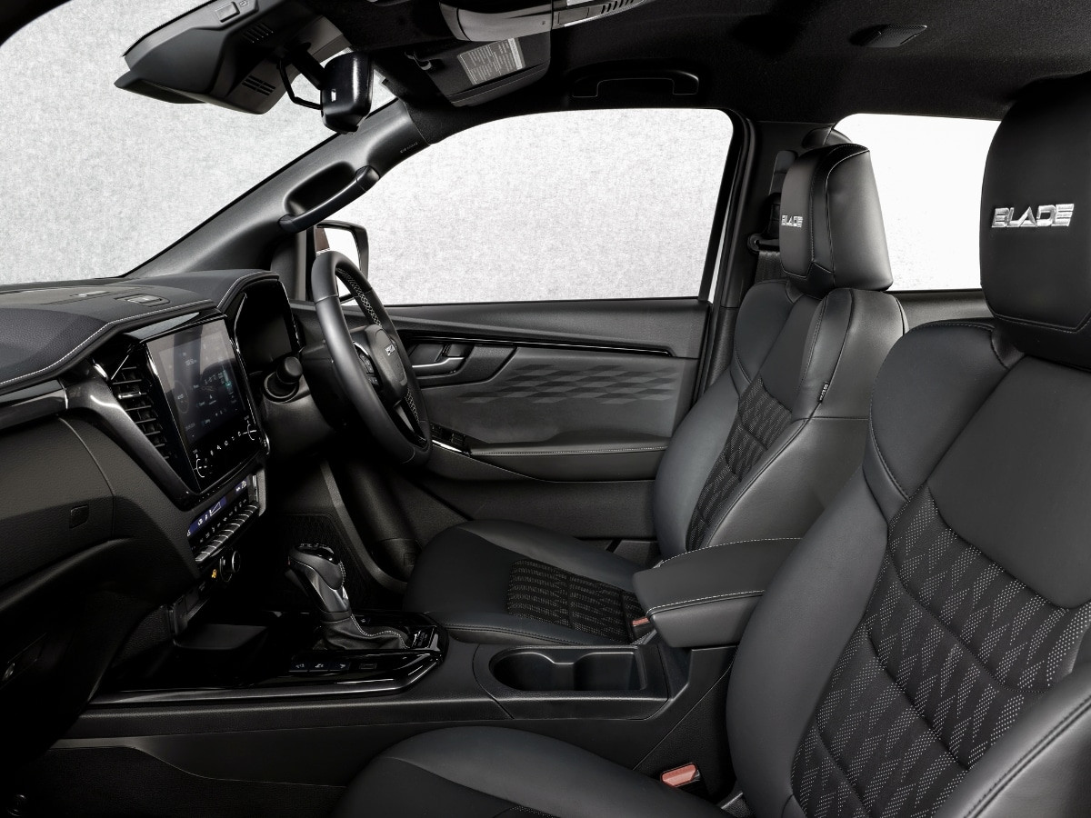 Isuzu d max blade interior seats and dashboard