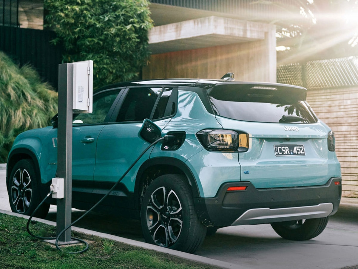 Jeep Avenger sạc điện