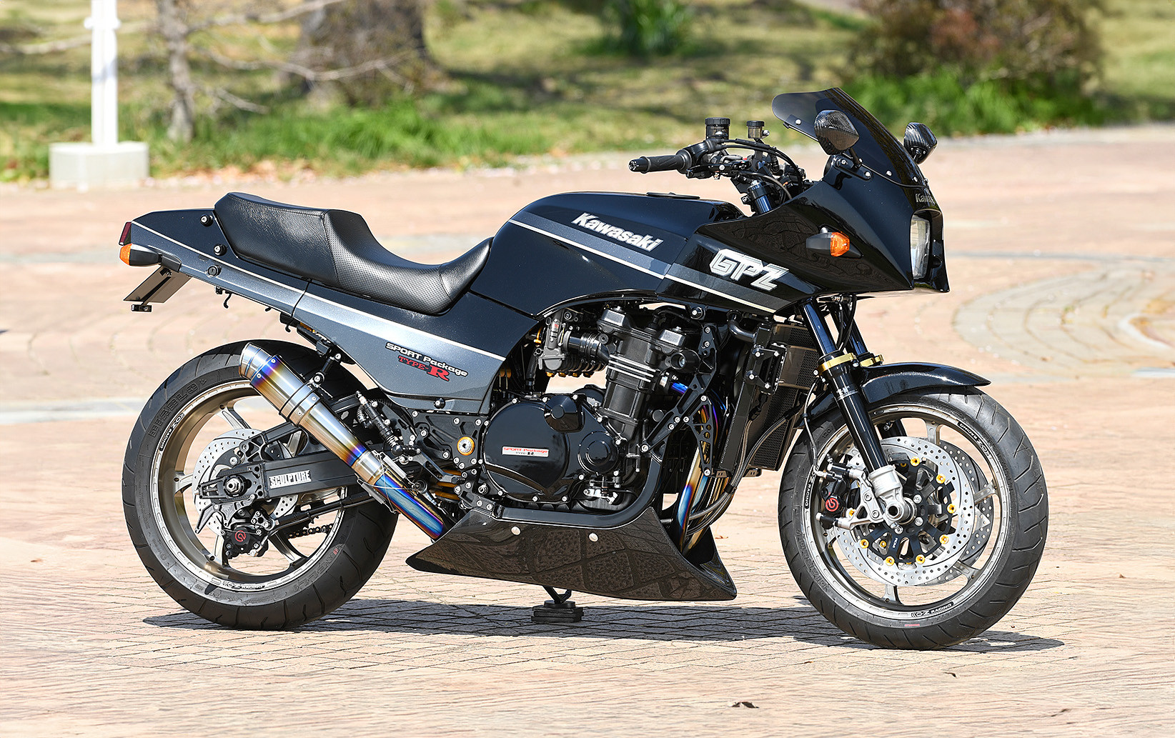 Kawasaki GPz900R biến thể cổ điển mới