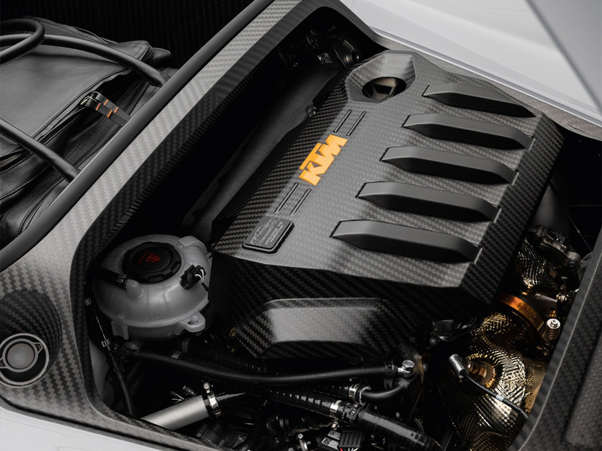 Khoang động cơ KTM X-Bow GT-XR