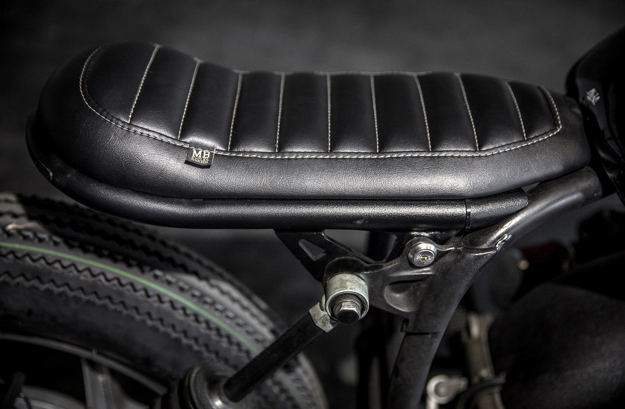 Khung số cổ điển của BMW R80, kết hợp giữa các phụ tùng hiện đại