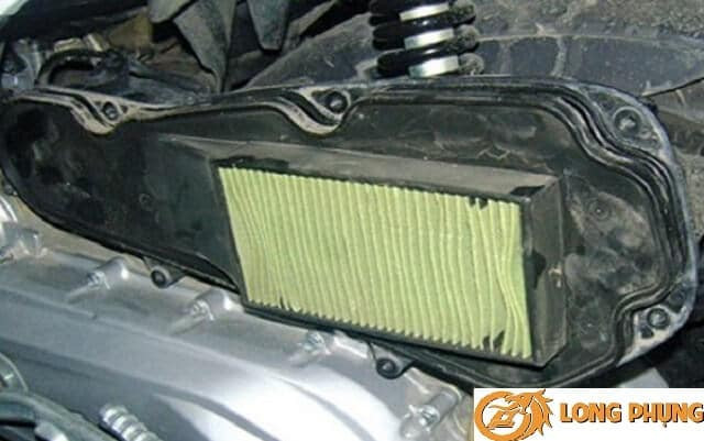 Lọc gió xe Vario bị bám bẩn