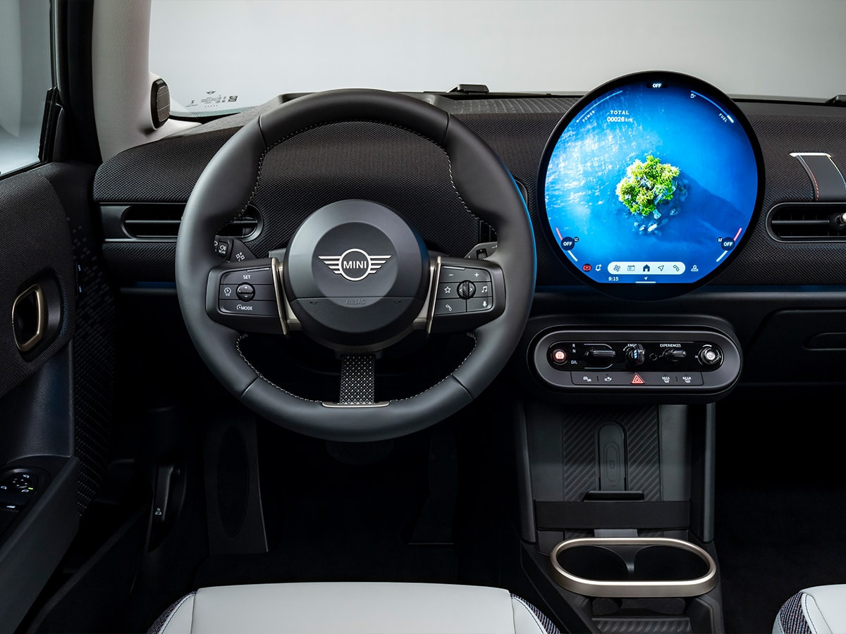 Mặt trước MINI Cooper SE