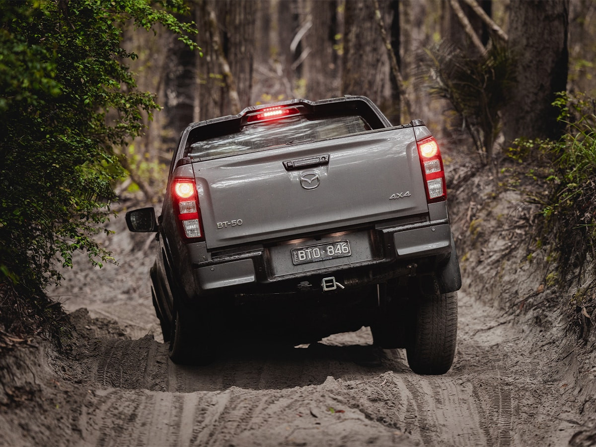 Mazda BT50 trong rặng