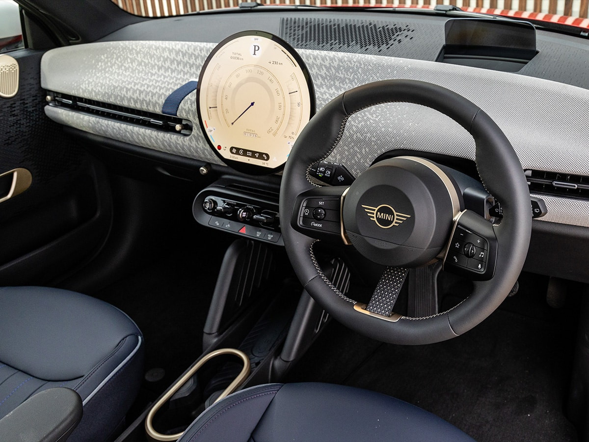 MINI Cooper SE nội thất