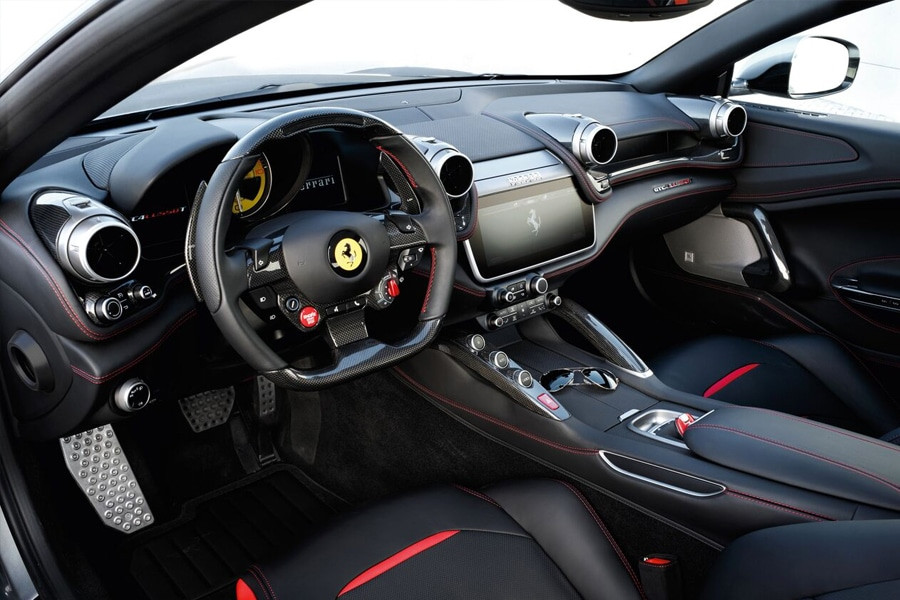 Nội thất sang trọng trong Ferrari GTC4 Lusso