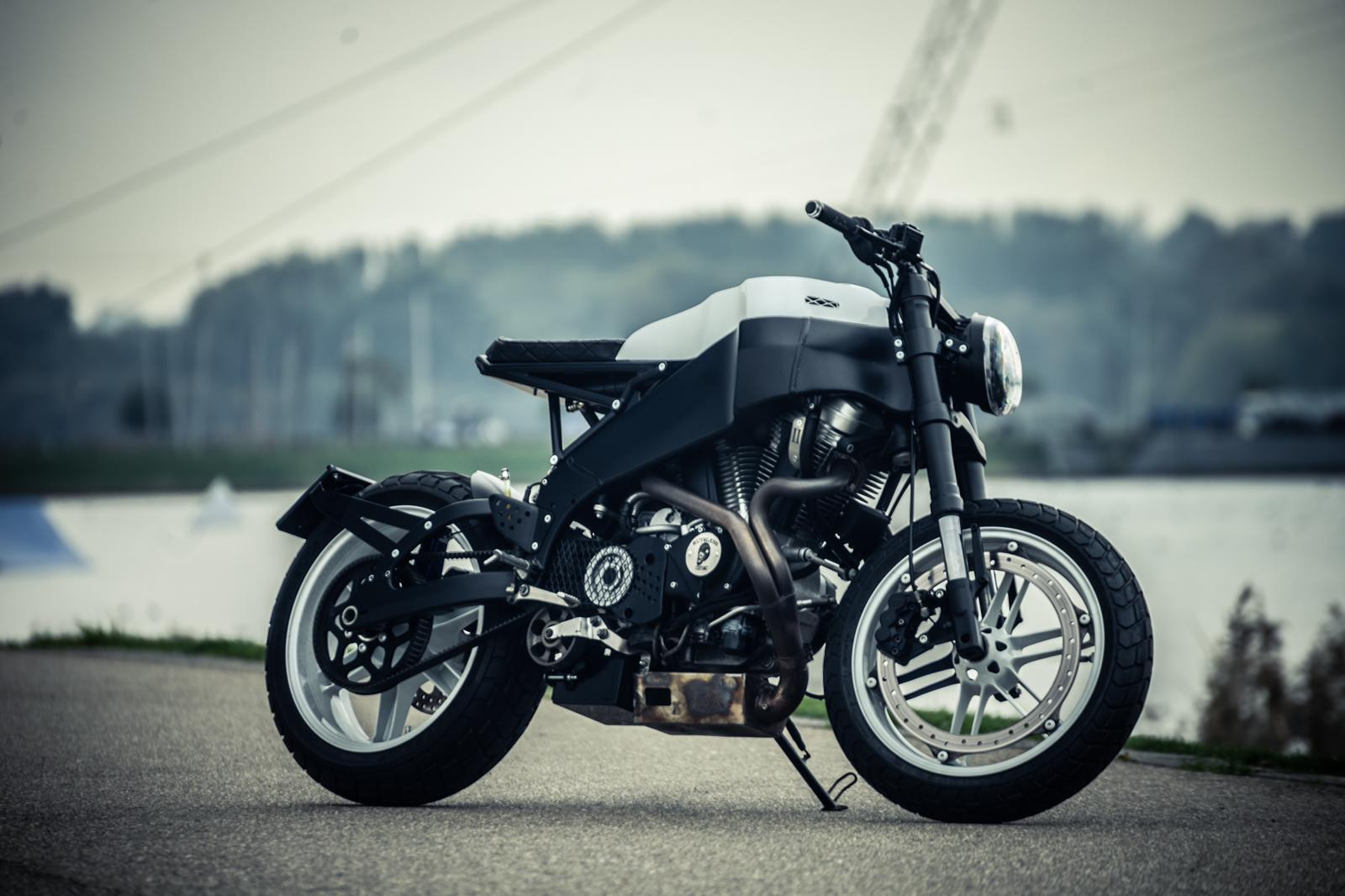 Sergei và Buell XB9R