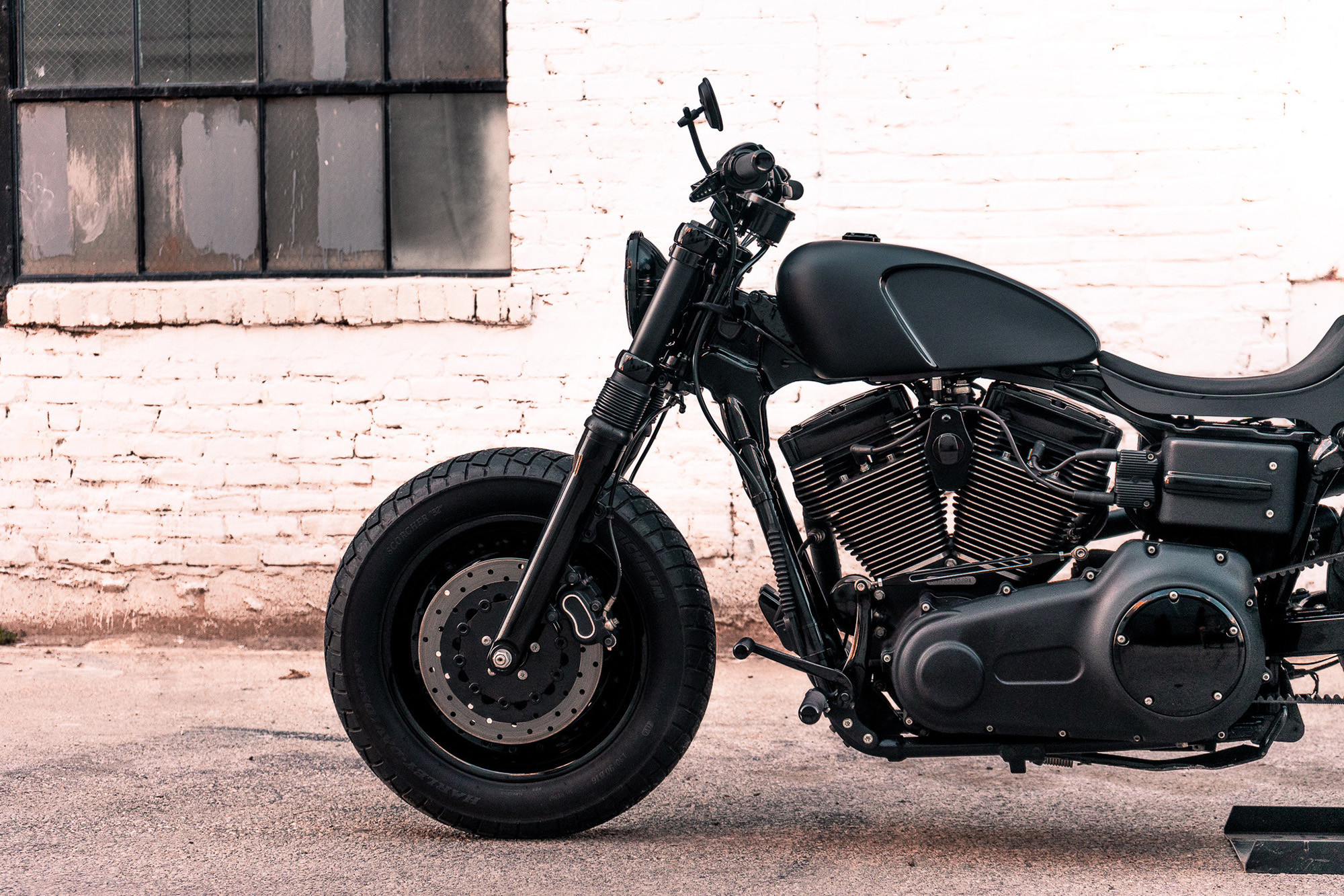 Thay bình xăng trên Harley Davidson cho phong cách thể thao