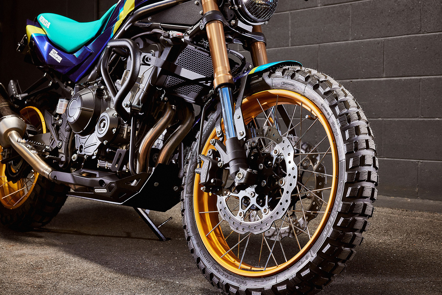 Thiết lập hệ thống treo và tay lái mới cho Honda CB500X