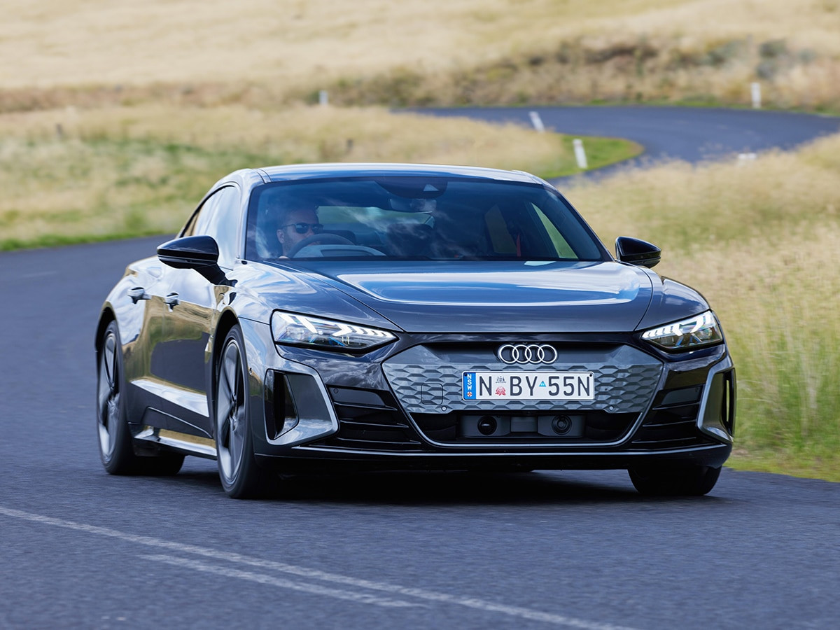 Trải nghiệm lái xe Audi RS e-Tron GT