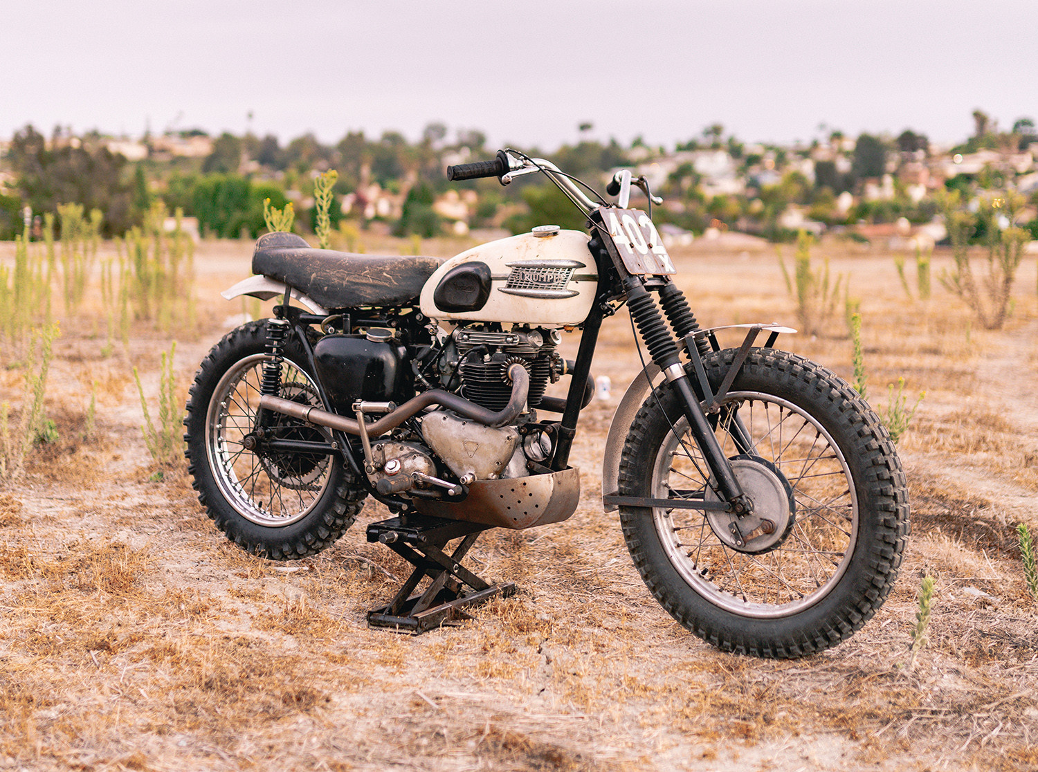 Triumph Desert Sled chi tiết phụ kiện