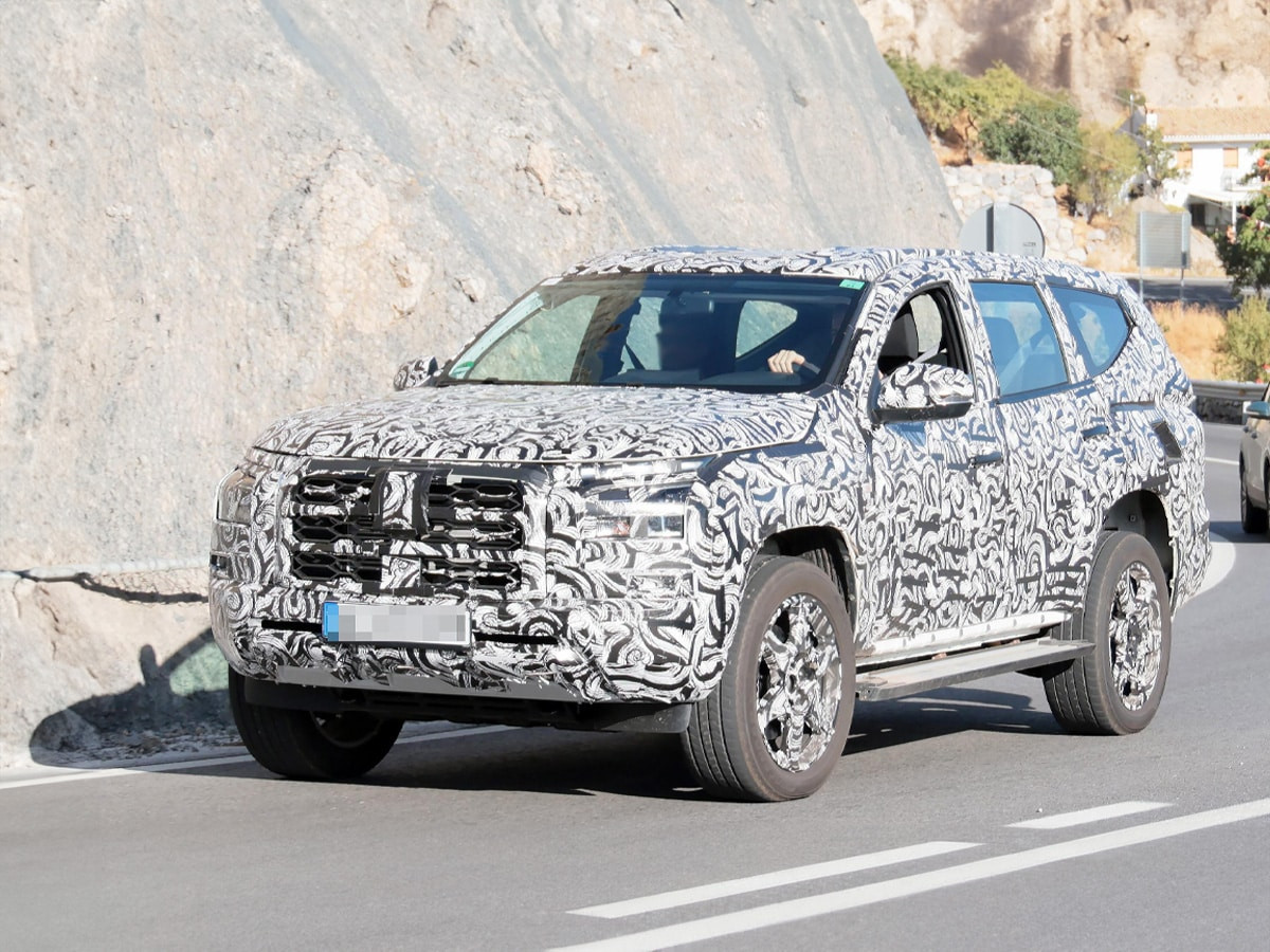 Xe Mitsubishi Pajero Sport 2025 ngụy trang