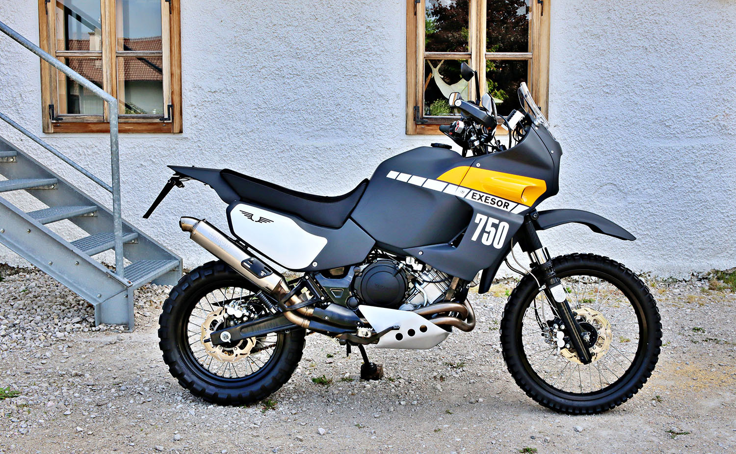 Yamaha XTZ750 Super Tenere - Một Biểu Tượng Huyền Thoại '90s