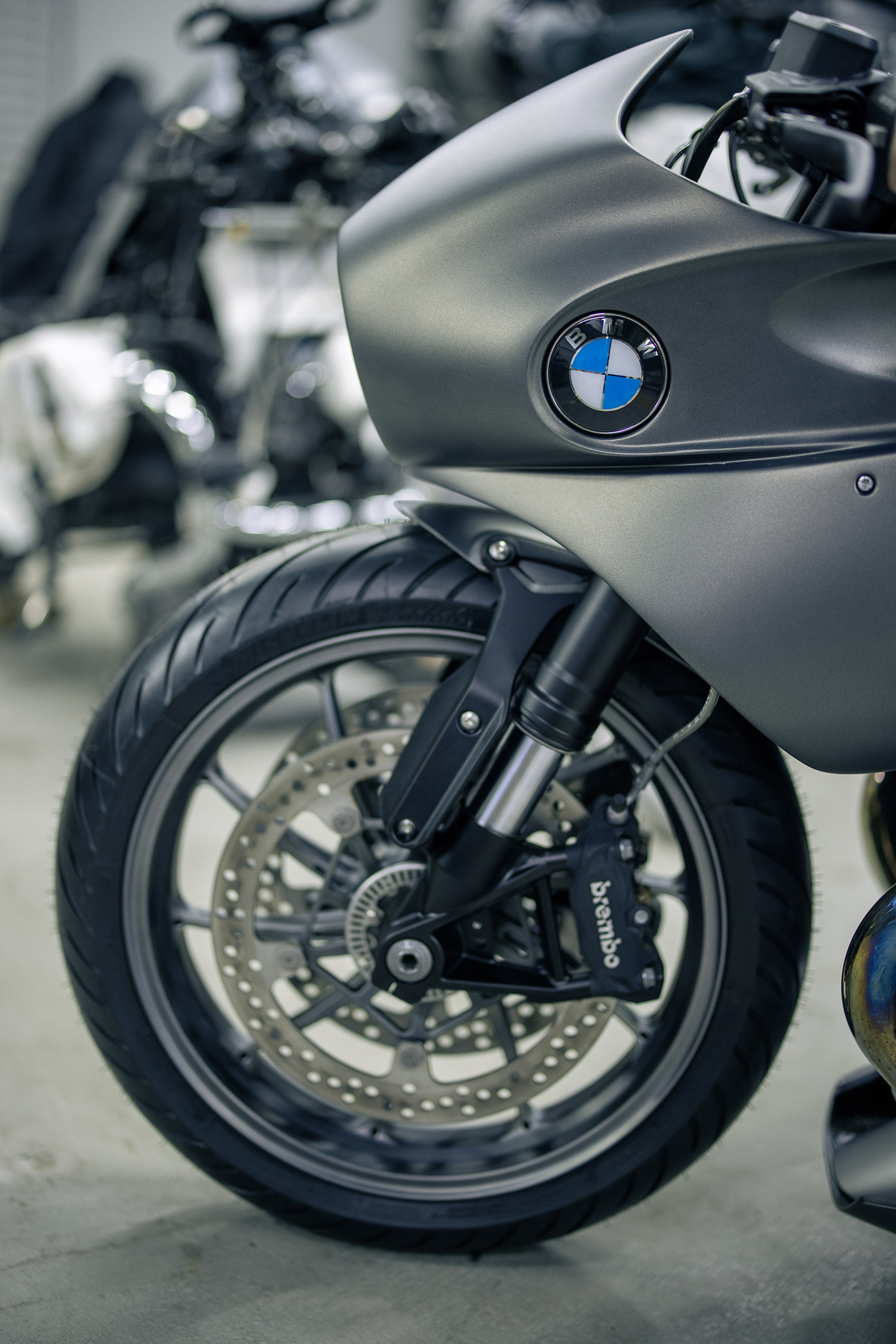 Yên xe và đồ họa LED từ Kit độ BMW R nineT
