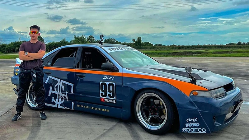 Alt: Chiếc xe được độ lại để phục vụ cho việc drift