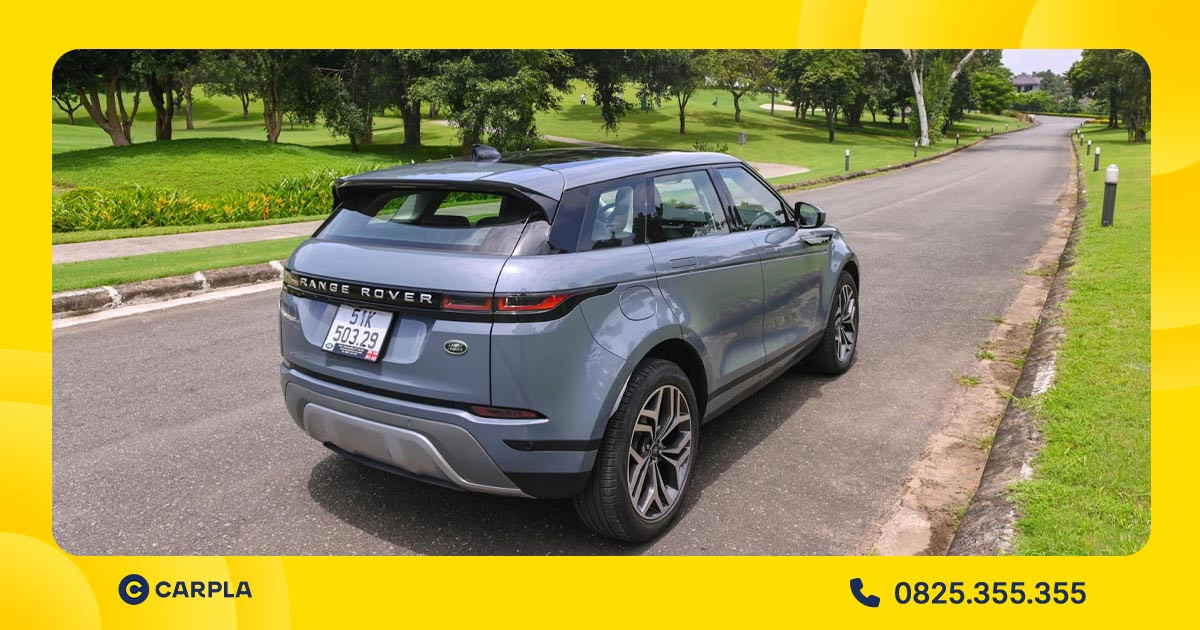 Alt: Đuôi xe Land Rover Range Rover Evoque với cụm đèn hậu LED