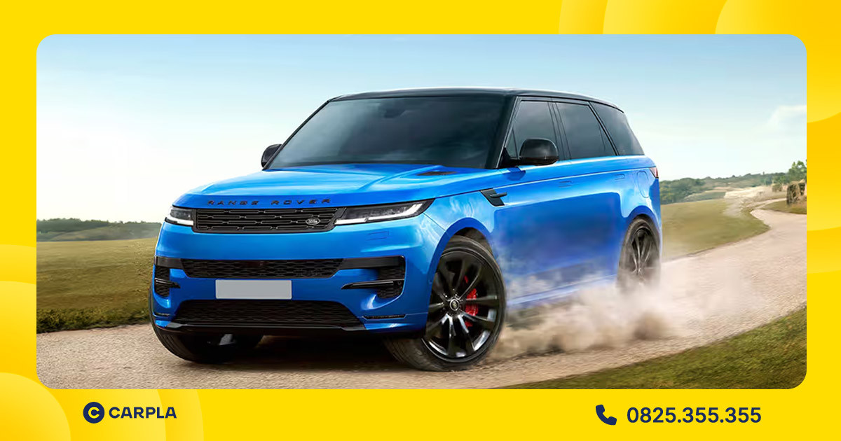 Alt: Range Rover màu đen sang trọng trên đường