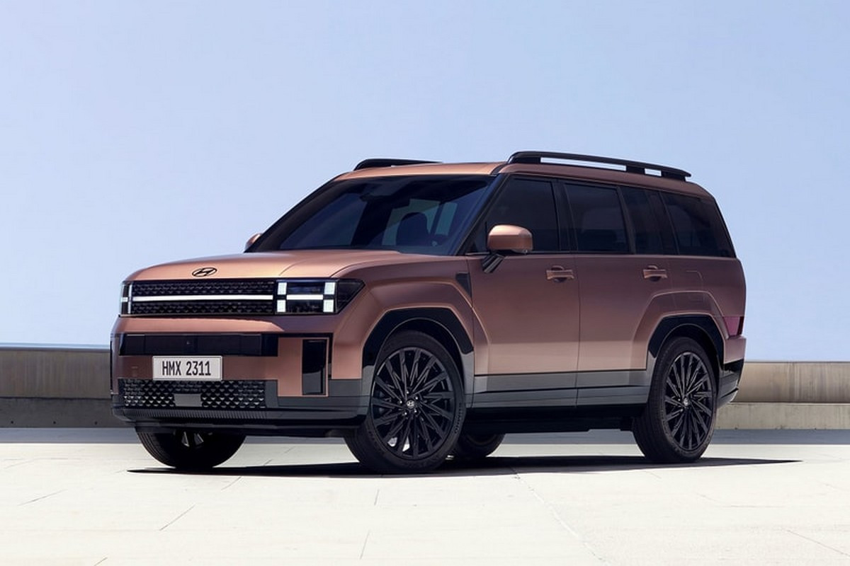 Alt text: Xe SUV có thiết kế vuông vức, phù hợp với người sinh năm 1976.