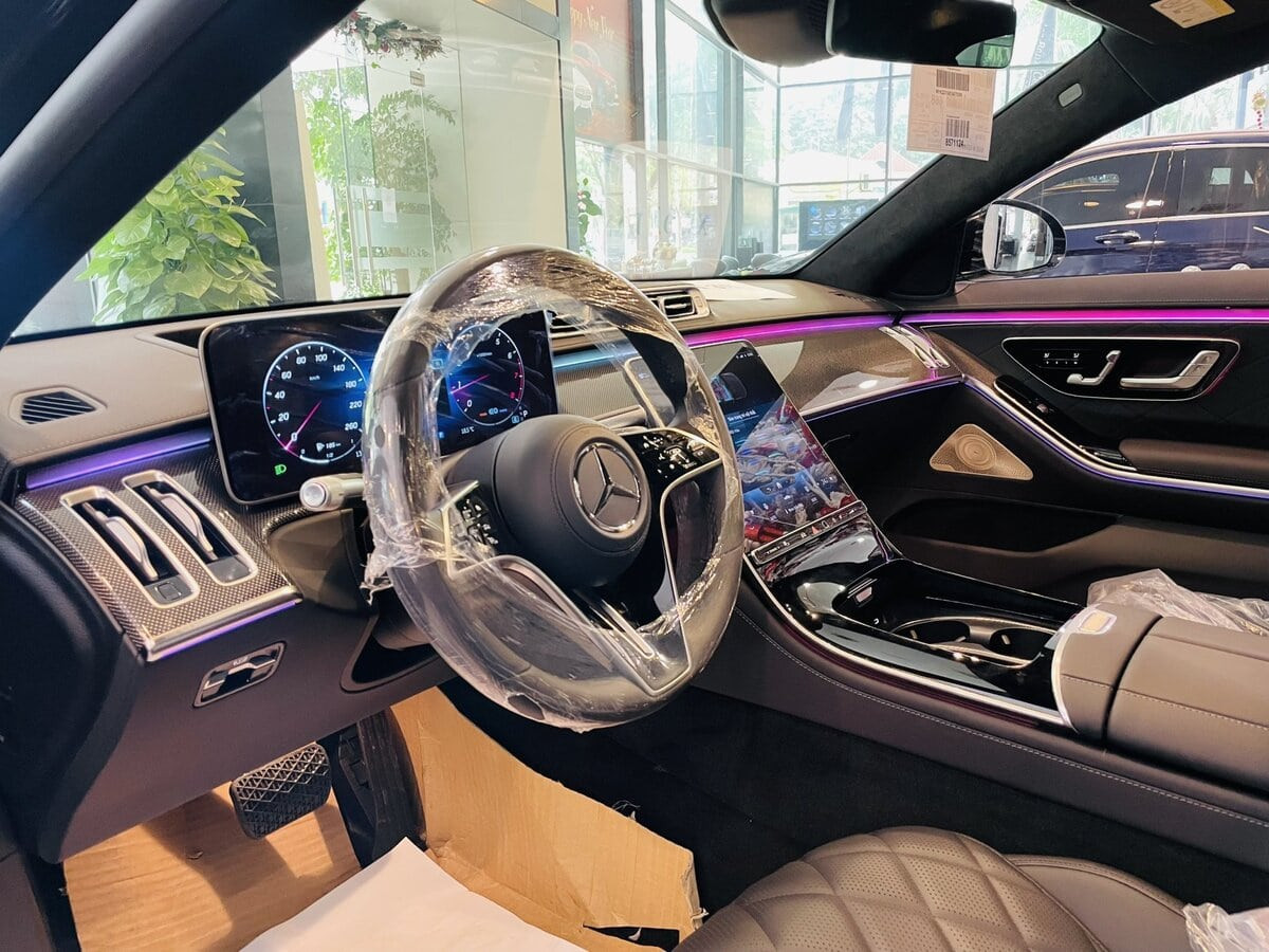 An toàn Mercedes-Maybach S450