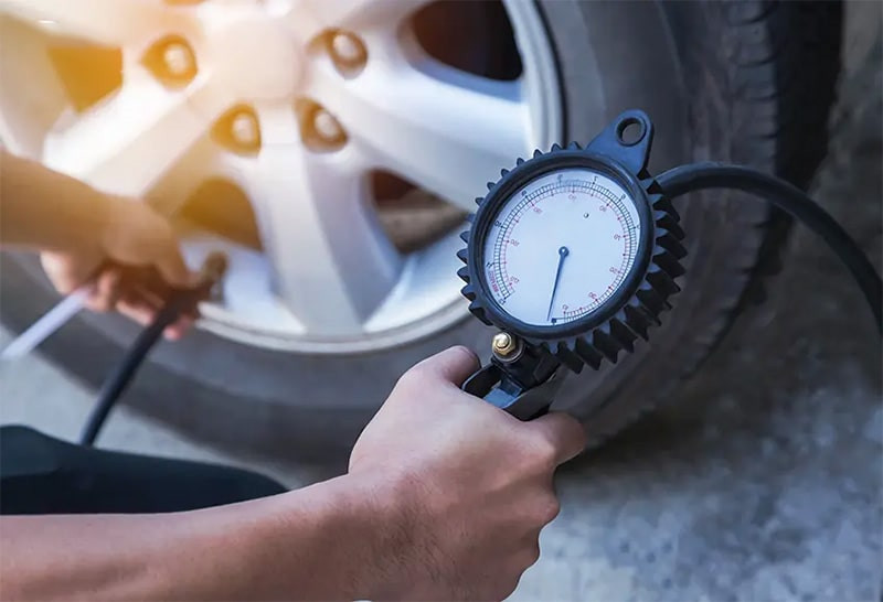 Áp suất lốp xe không đủ