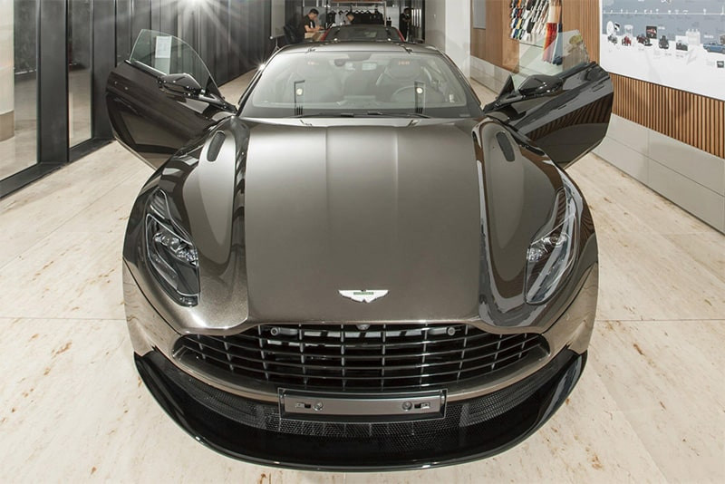 Aston Martin DB11
