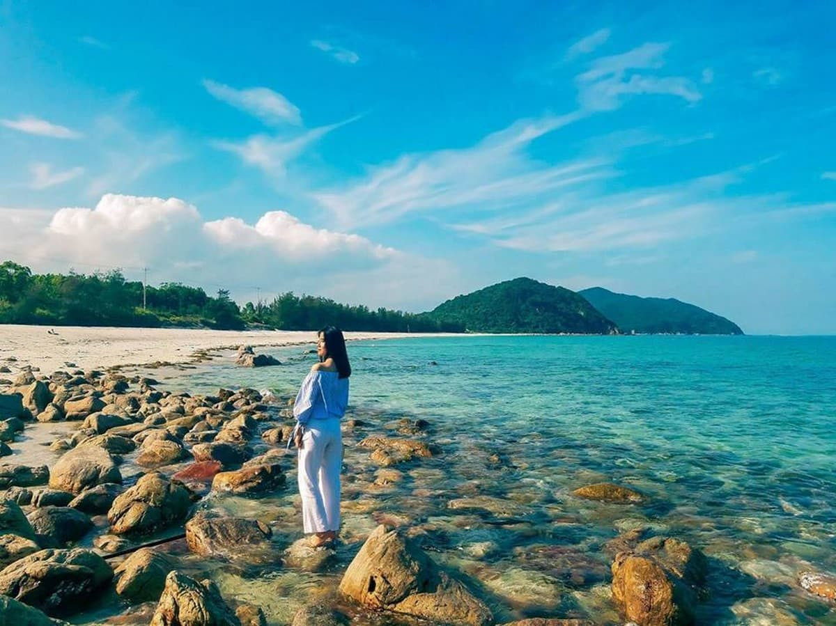 Bãi biển Quan Lạn mùa hè