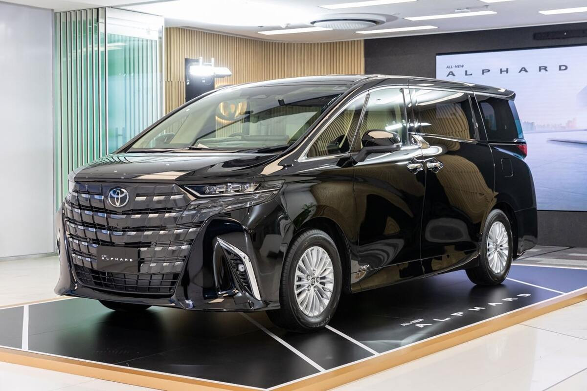 Bảng giá xe Toyota Alphard