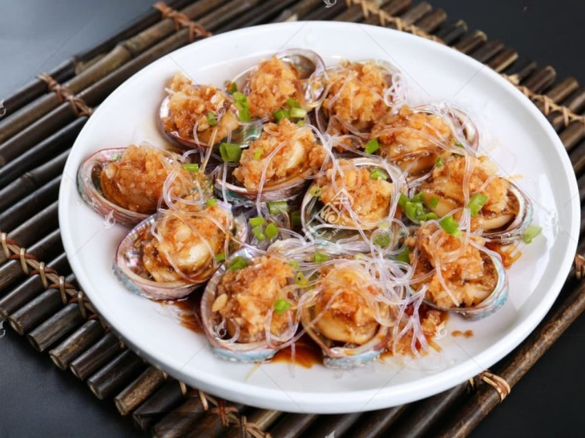 Bào ngư hấp lá gừng