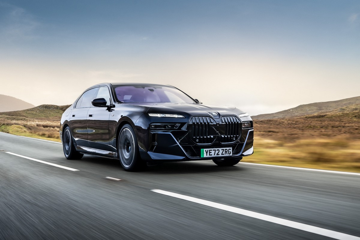 BMW i7 - Khối động cơ điện mạnh mẽ