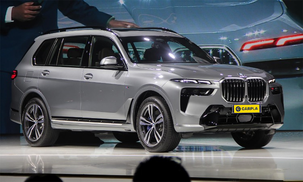 BMW X7 2024 màu trắng