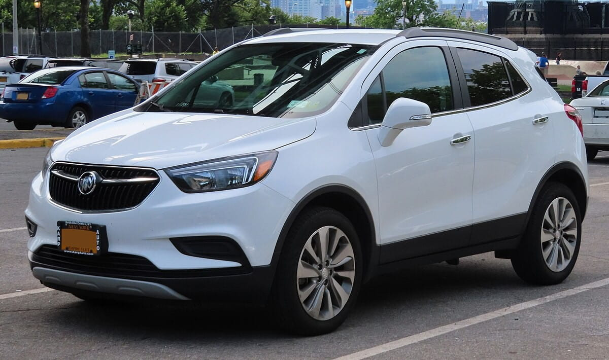 Buick Encore trên đường cao tốc