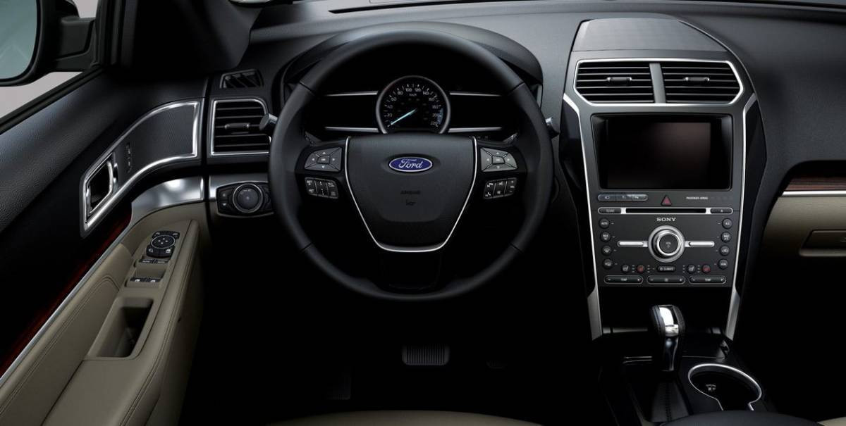 Cabin Ford Explorer 2019 hiện đại, tiện nghi và được sắp xếp khoa học