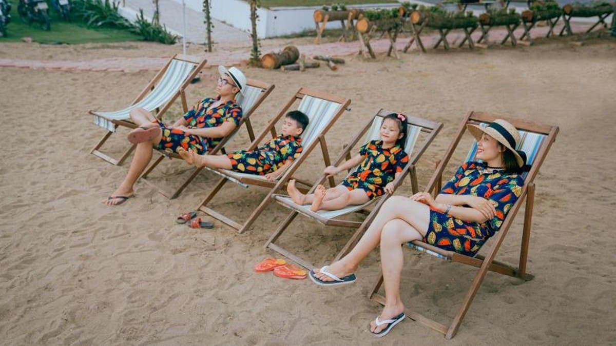 Các gia đình thường chọn Sầm Sơn là điểm đến của mùa hè