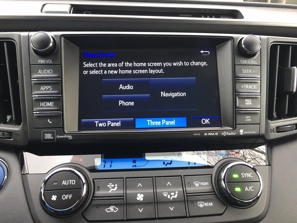 Các tính năng tiện ích trên RAV4 2018