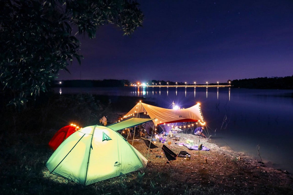 Cắm trại trên bãi biển Nam Du
