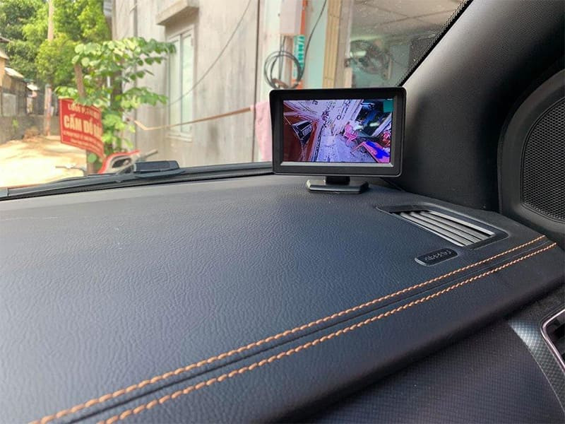 Camera cạp lề