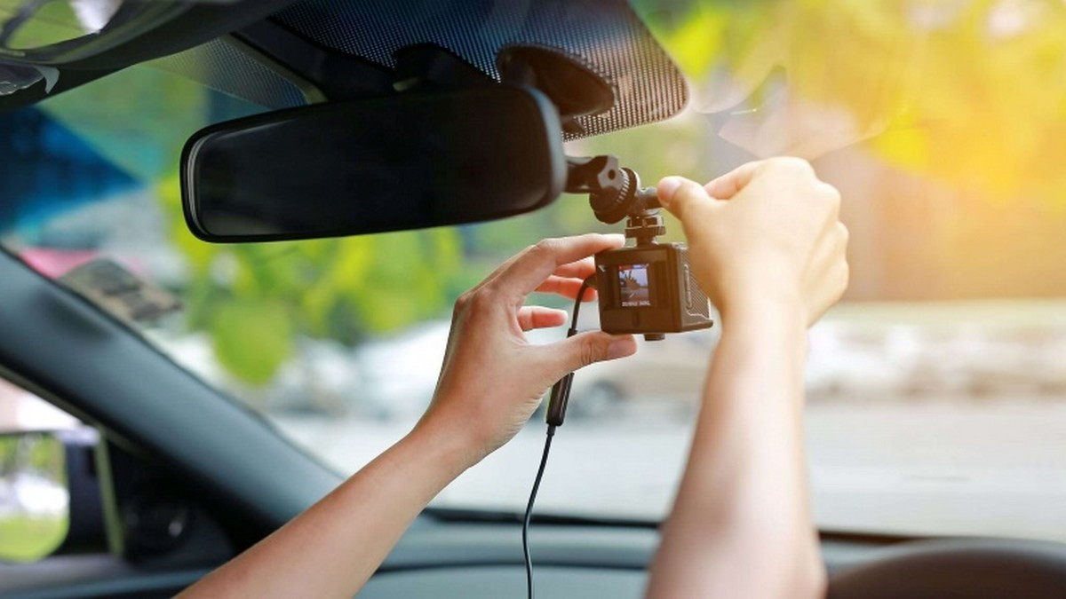 Camera hành trình lưu giữ những thước phim trong hành trình tự lái