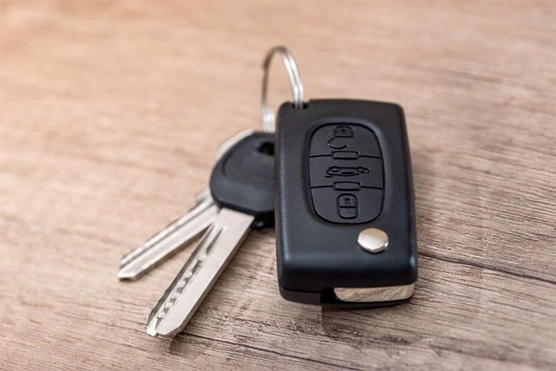 Chìa khóa xe ô tô kèm theo remote điều khiển