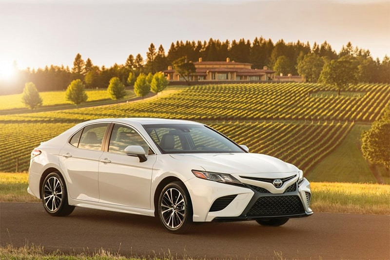 Có nên mua Toyota Camry 2018 cũ không?