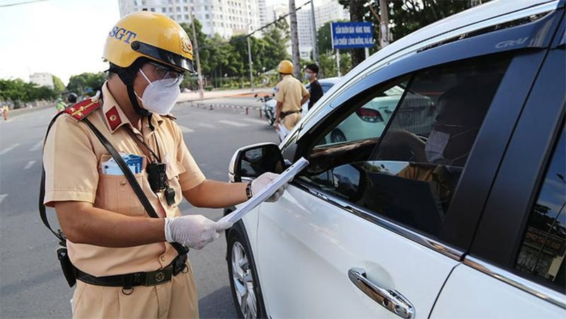 CSGT xử phạt vi phạm dừng đỗ